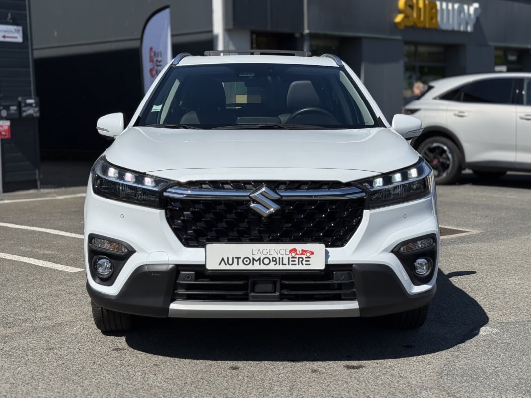 Suzuki S-Cross 1.5 DUALJET 115ch FULL-HYBRID STYLE 2WD BVA6 (Toit ouvrant + Attelage) — 2