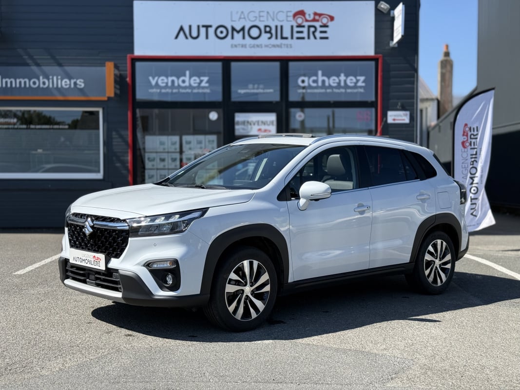 Suzuki S-Cross 1.5 DUALJET 115ch FULL-HYBRID STYLE 2WD BVA6 (Toit ouvrant + Attelage)
