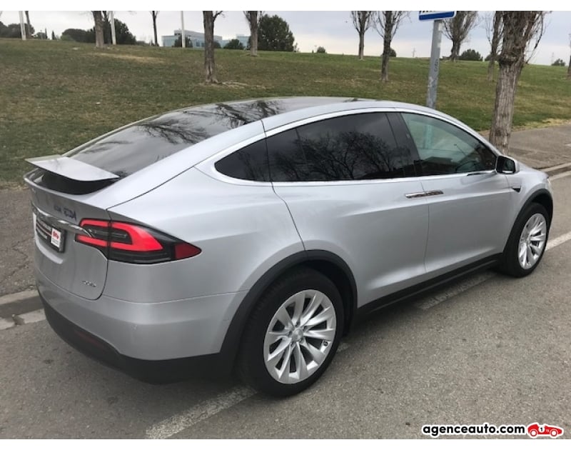 Tesla Model X 100 D ELECTRICO — 32