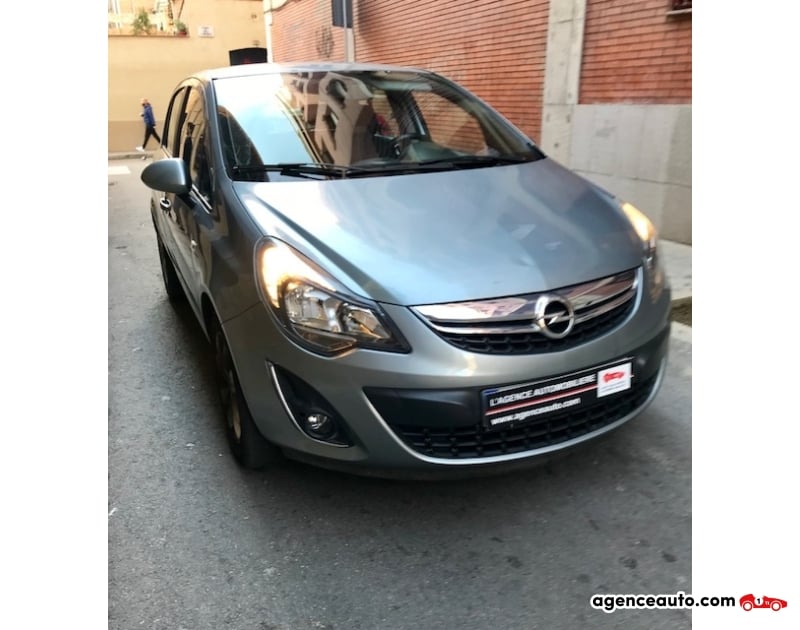 Opel Corsa 1.2 SELECTIVE — 2