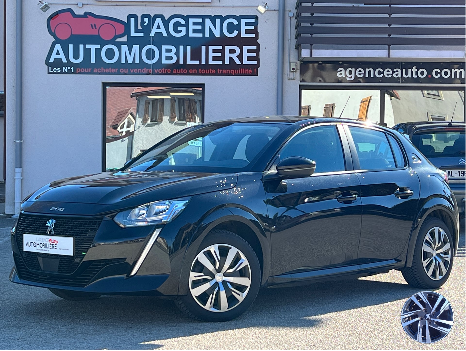 Peugeot 208 E-208 136CH 50kWh ACTIVE Noir 5 Portes — 1