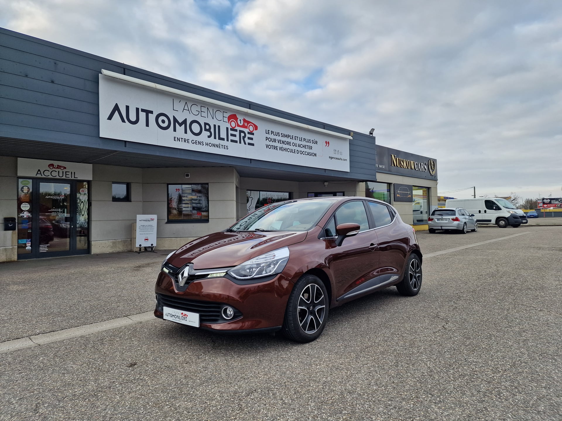Renault Clio IV 5 Portes 0.9 TCe 90 cv Intens — 1