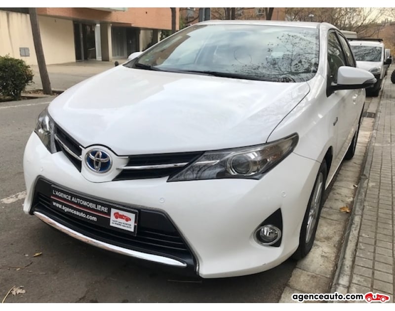 Toyota Auris HÍBRIDO 1.8