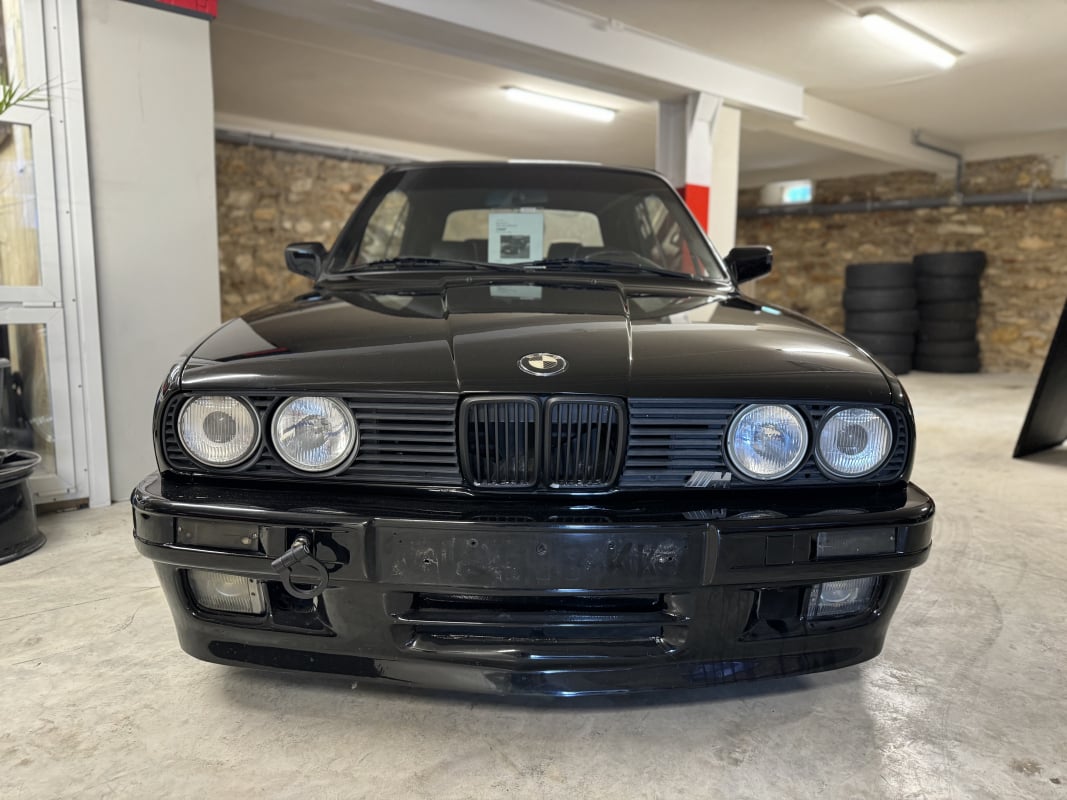 BMW Série 3 325i (E30) Cabriolet 170 CH — 2