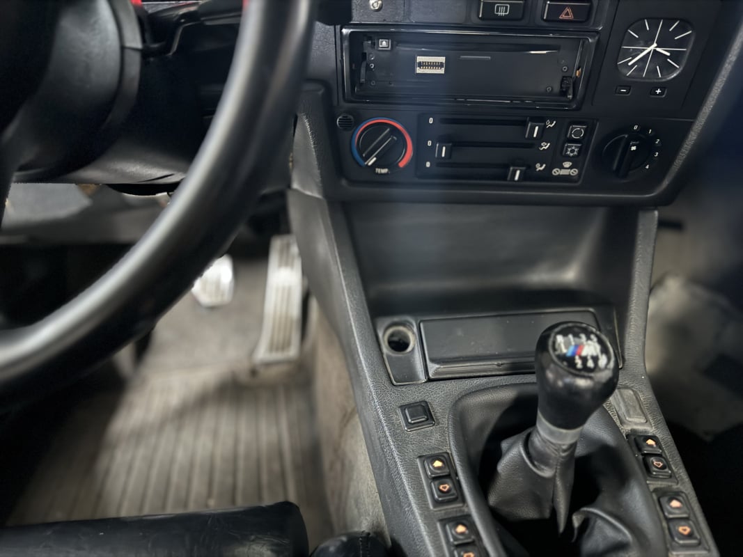 BMW Série 3 325i (E30) Cabriolet 170 CH — 28