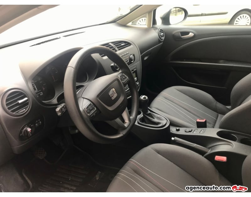 Seat Leon 1.6 TDI 90 CV — 11