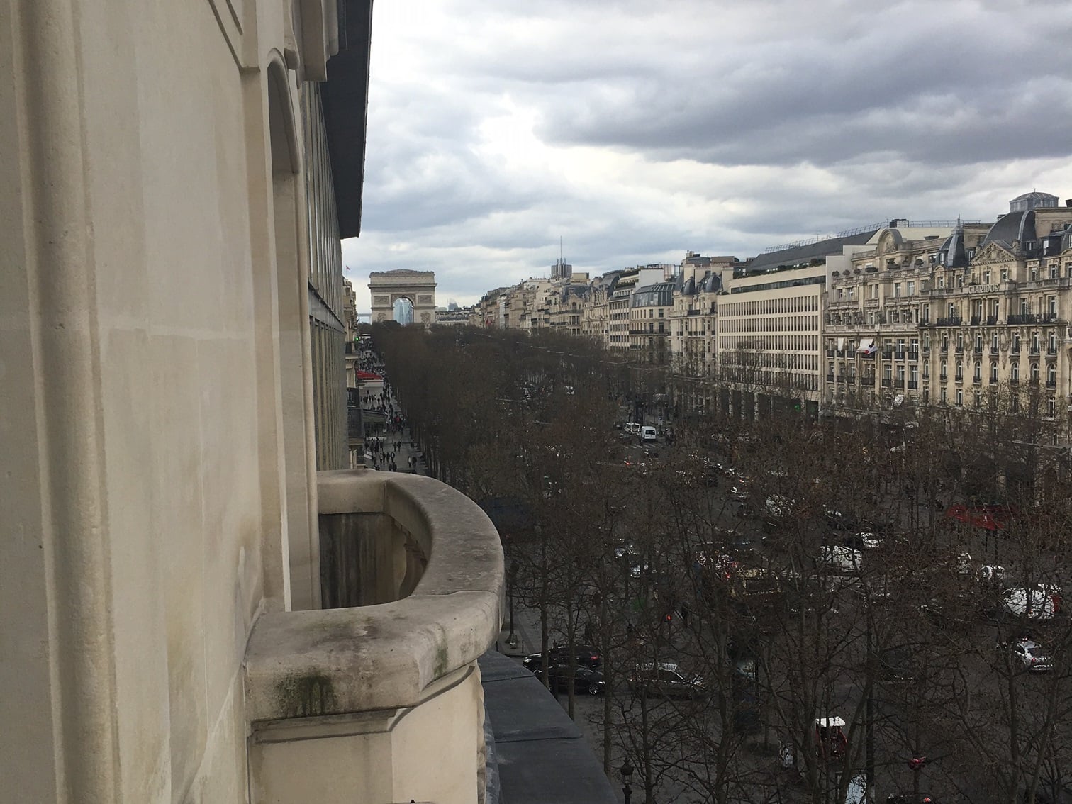 L’Agence Automobilière Champs Elysées — 1