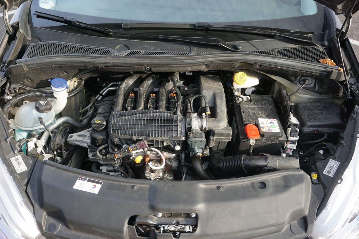 Peugeot 208 1.2 VTi 82 ch Style Suivi Peugeot — 32