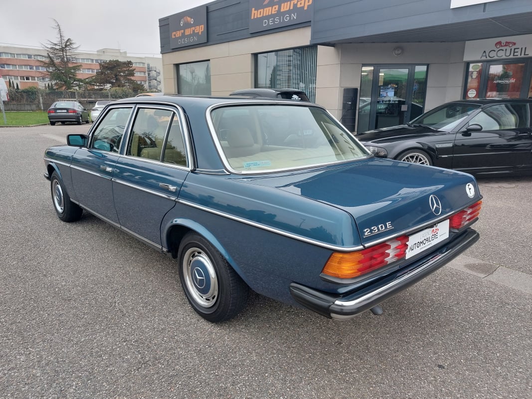 Mercedes-Benz Classe E 230 E 136CH — 2