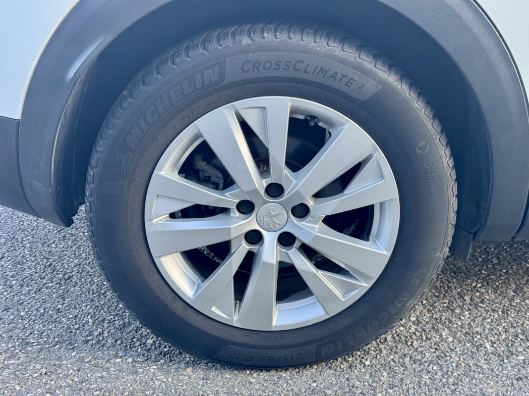 Peugeot 3008 1.5 BLUE HDI 16V TURBO — 21