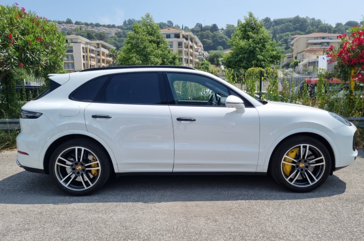 Porsche Cayenne 9Y(E3) 9YA Turbo 4.0 V8 32V AWD 550 cv - Belles options - 46k€ — 40