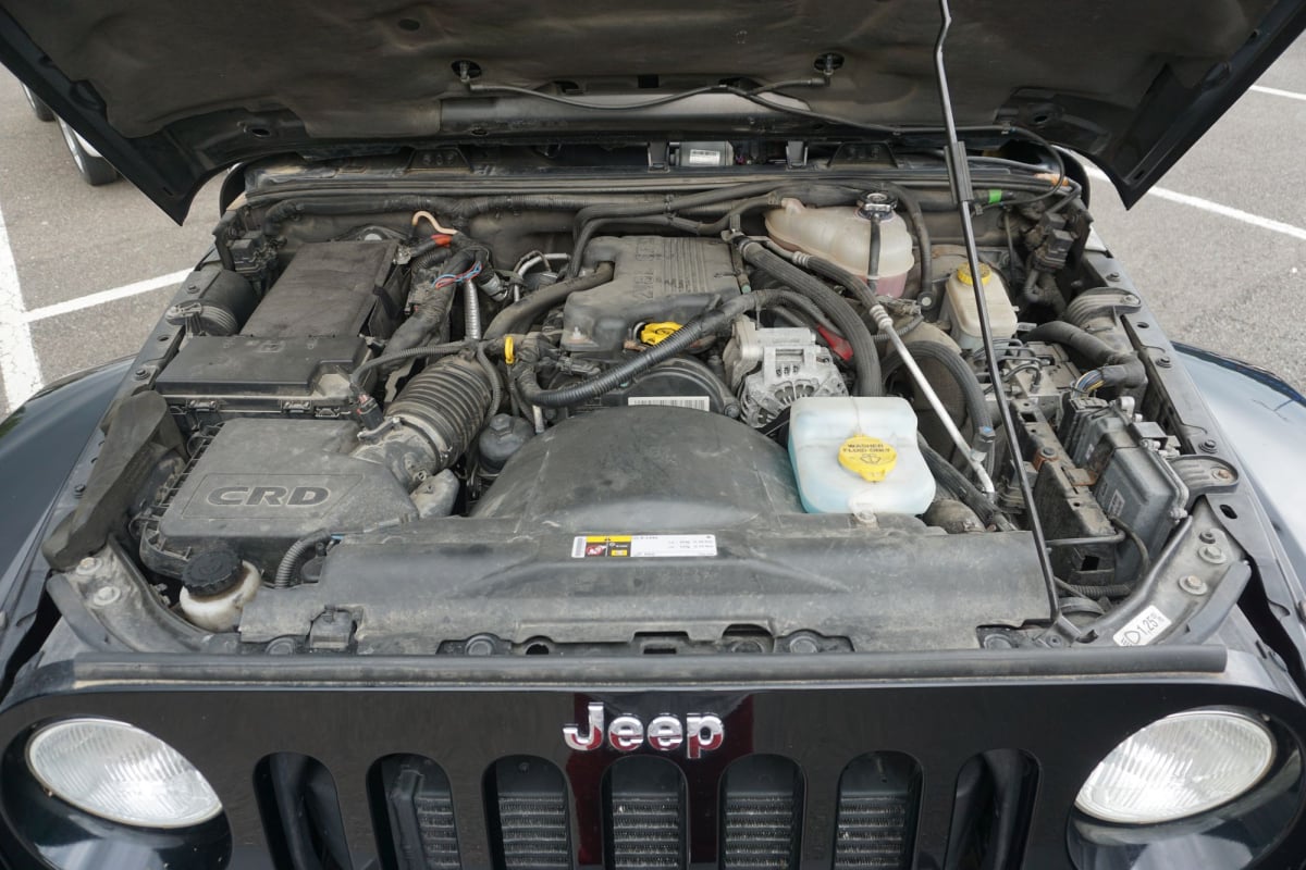 Jeep Wrangler III 2.8 CRD 200 Sahara Auto Hard Top — 30