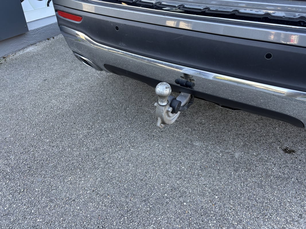 Mercedes-Benz GLB 200 D 8G-DCT 150 CV PROGRESSIVE LINE - 7 places - Attelage - Toit Ouvrant — 39