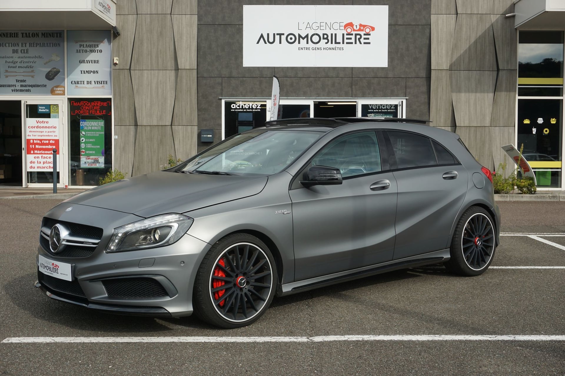 Mercedes-Benz Classe A 45 AMG 2.0 360 ch 4MATIC 7G-DCT Toit Ouvrant — 1