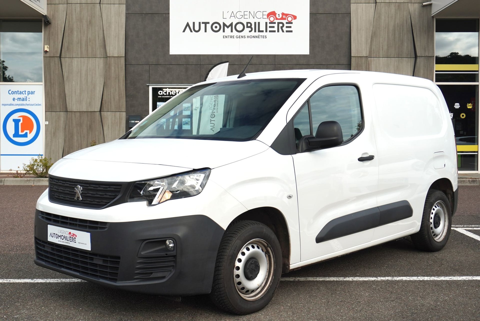 Peugeot Partner K9 1.6 BlueHDI 100 S&S Fourgon Standard 650KG Premium — 1