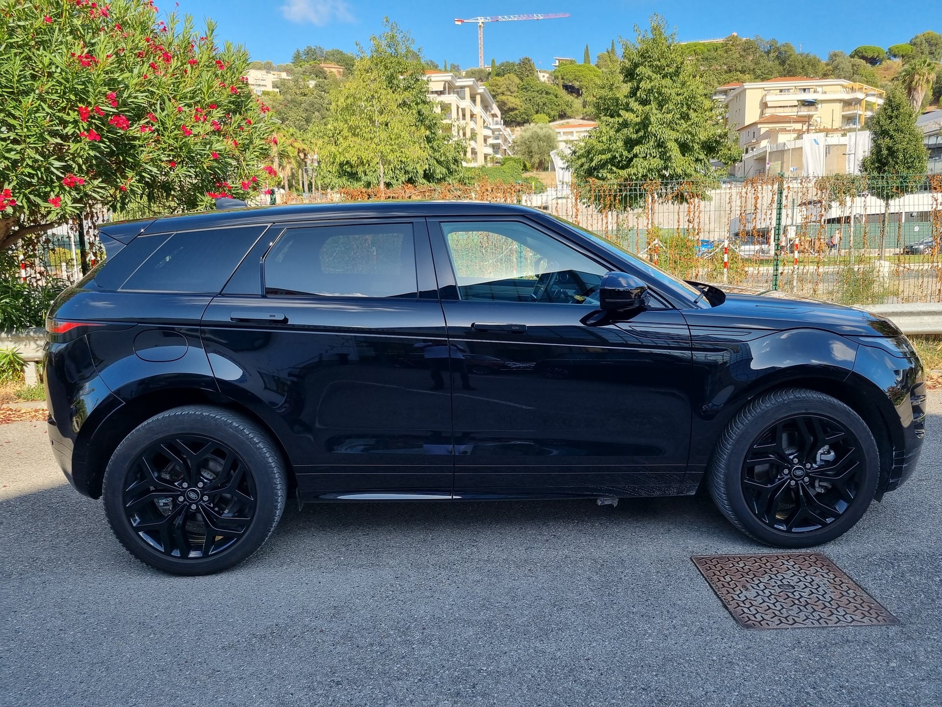 Land Rover EVOQUE II 2.0 D200 MHEV AWD R-DYNAMIC HSE BVA9 — 40