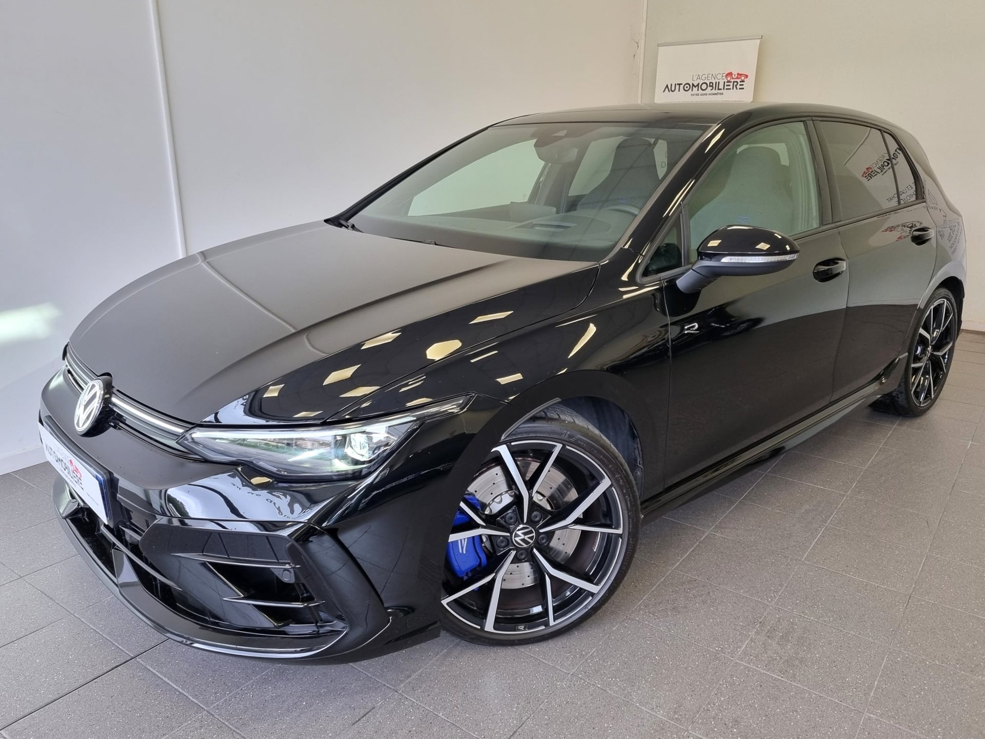 Volkswagen Volkswagen Golf 8 R VIII 2.0 TSI 333 R 4MOTION DSG7 — 1