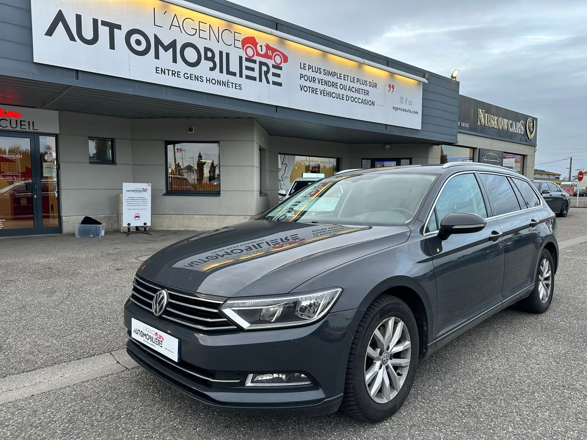 Volkswagen Passat dsg SW 2.0 TDI 150 Confort Line Business — 1