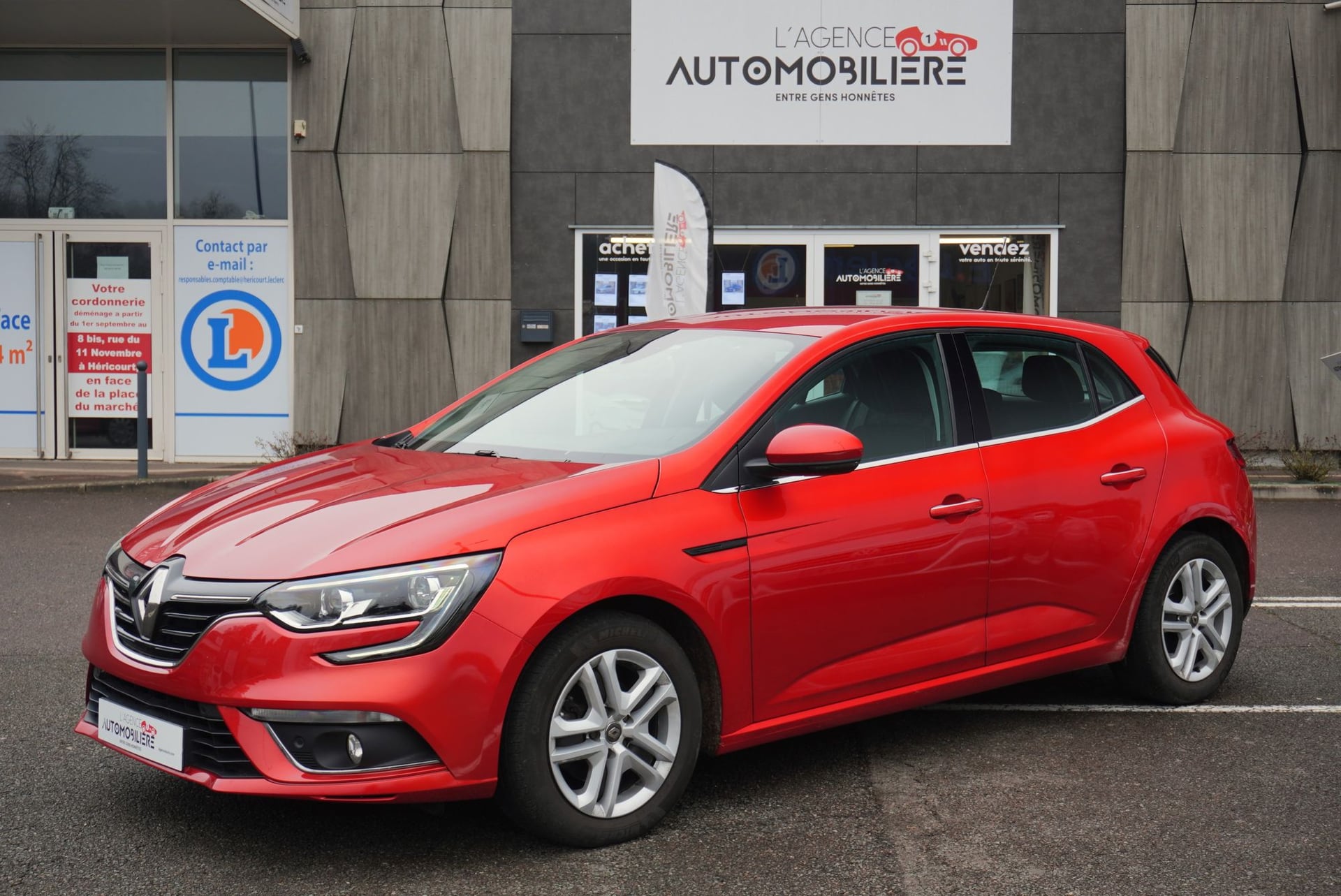 Renault Megane IV (2) 1.5 Blue DCI 115 Business + ATTELAGE — 1