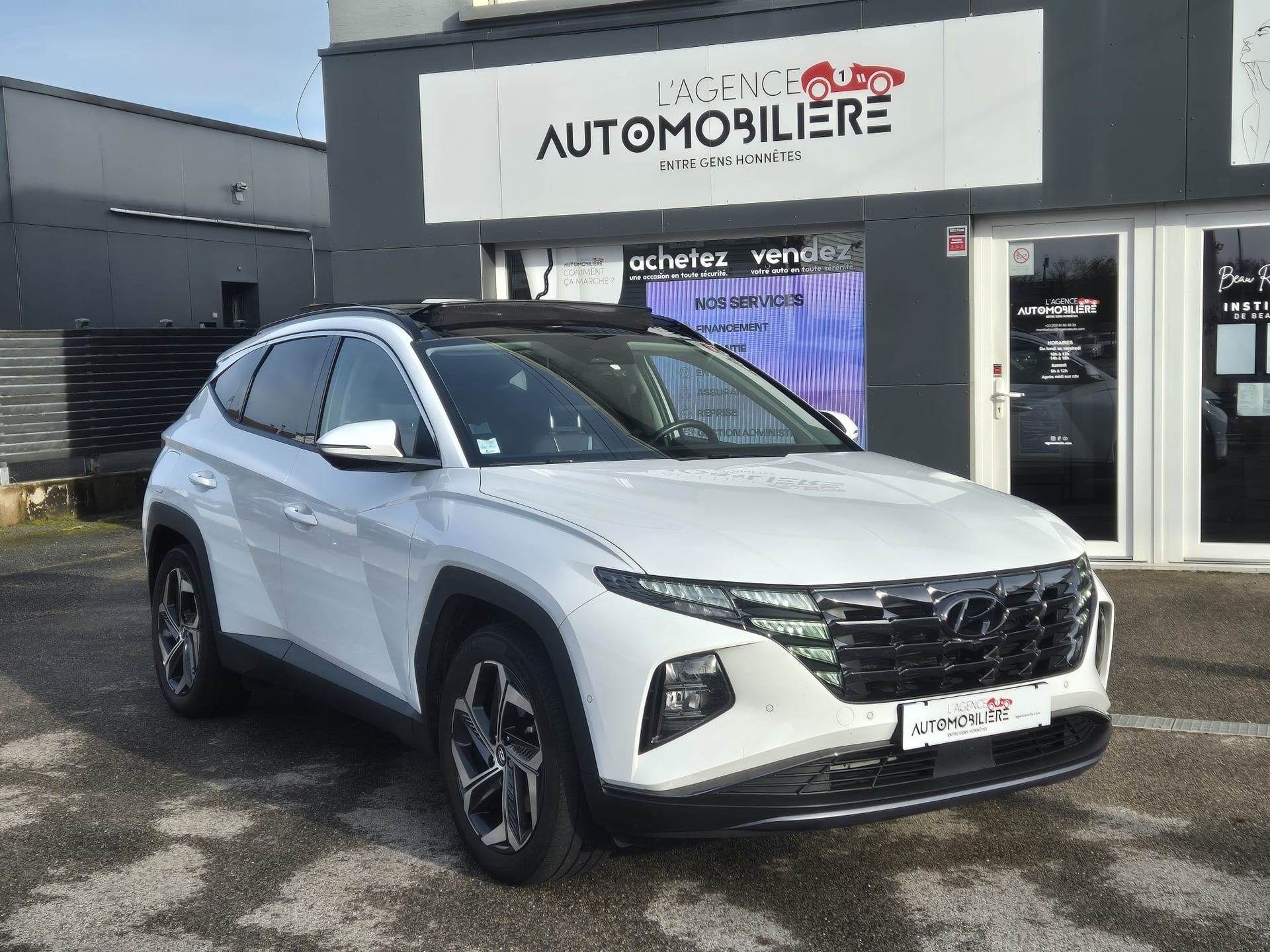 Hyundai Tucson 1.6 TGDi 265 Plug in Hybrid 4WD BUSINESS BVA6- Attelage - Toit Ouvrant - — 1