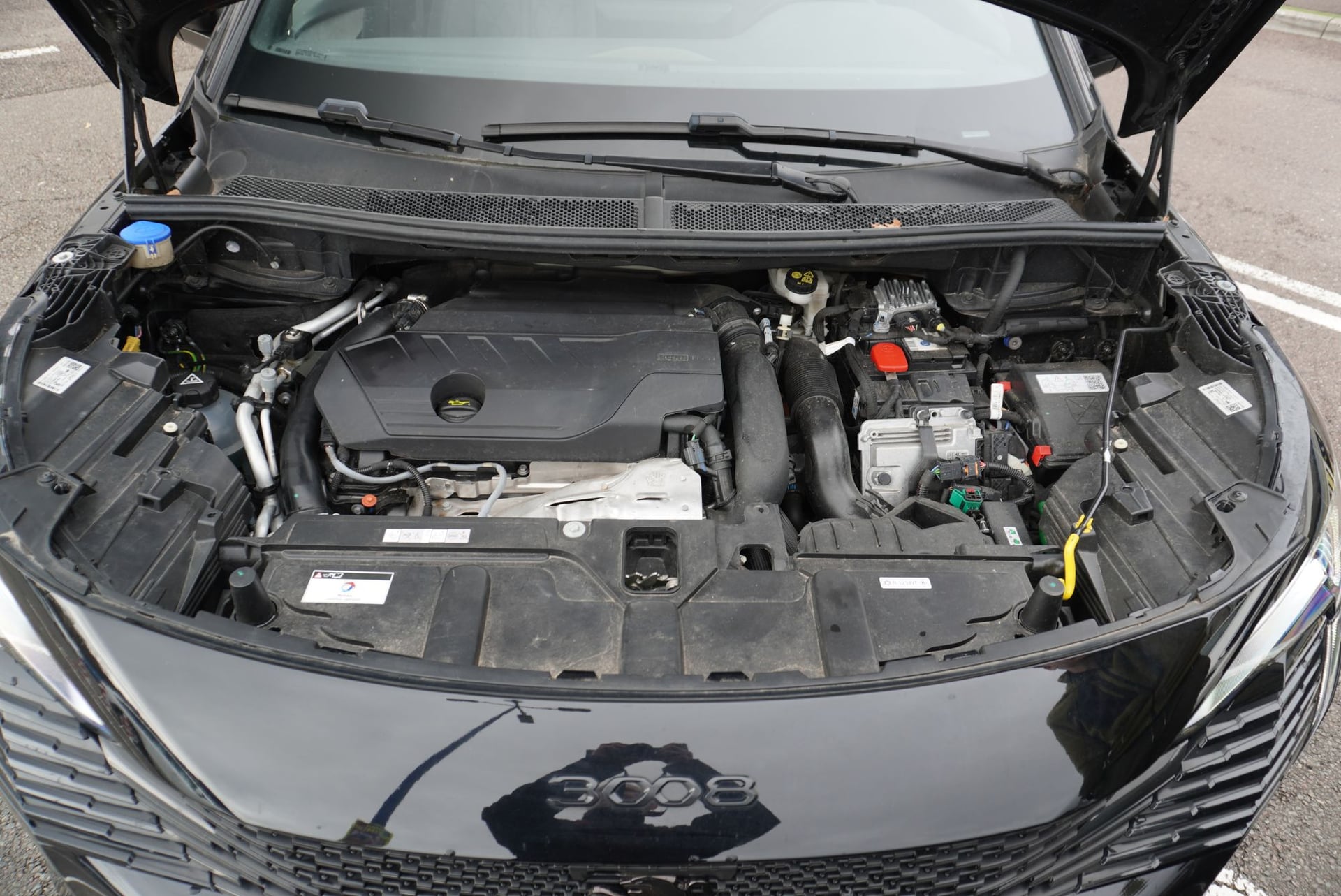 Peugeot 3008 1.6 HYBRID4 PHEV 300 ch E-EAT8 GT +OPTIONS — 40