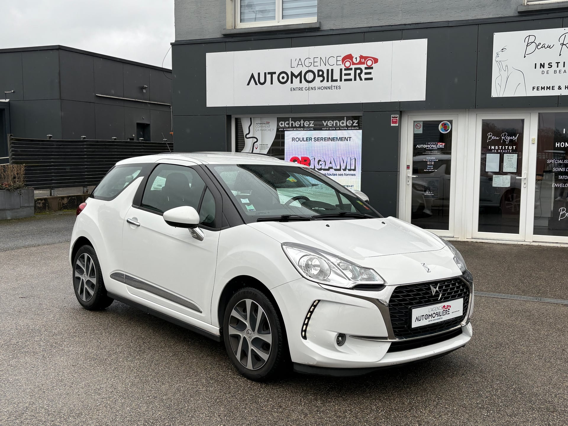 DS DS3 1.2 PURETECH 82 SO CHIC ( Entretien + Distribution à jour Constructeur ) ) — 1