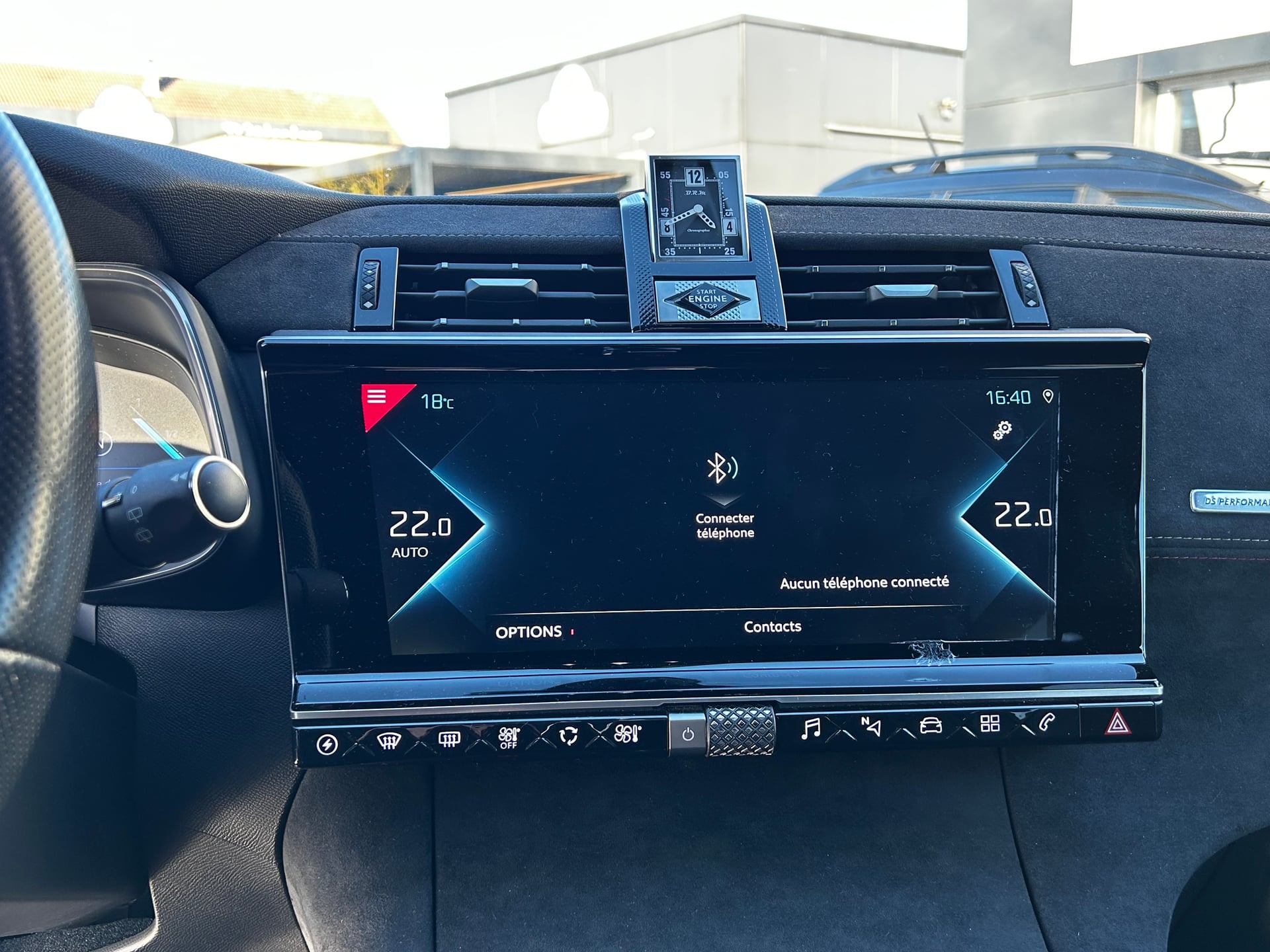 DS DS7 1.6 THP 300 Performance Line + Plug in Hybrid 4X4 EAT8 + Toit Ouvrant Hayon électrique ... — 25
