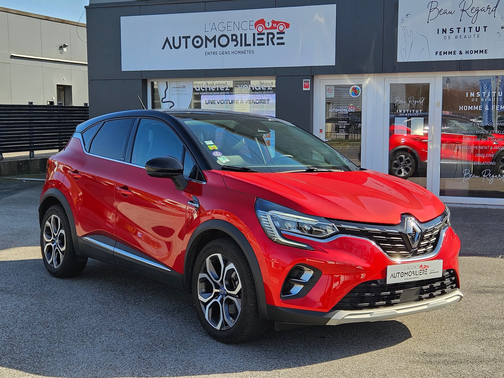 Renault Captur E-TECH PLUG IN 160 INTENS (Hybride rechargeable) — 1