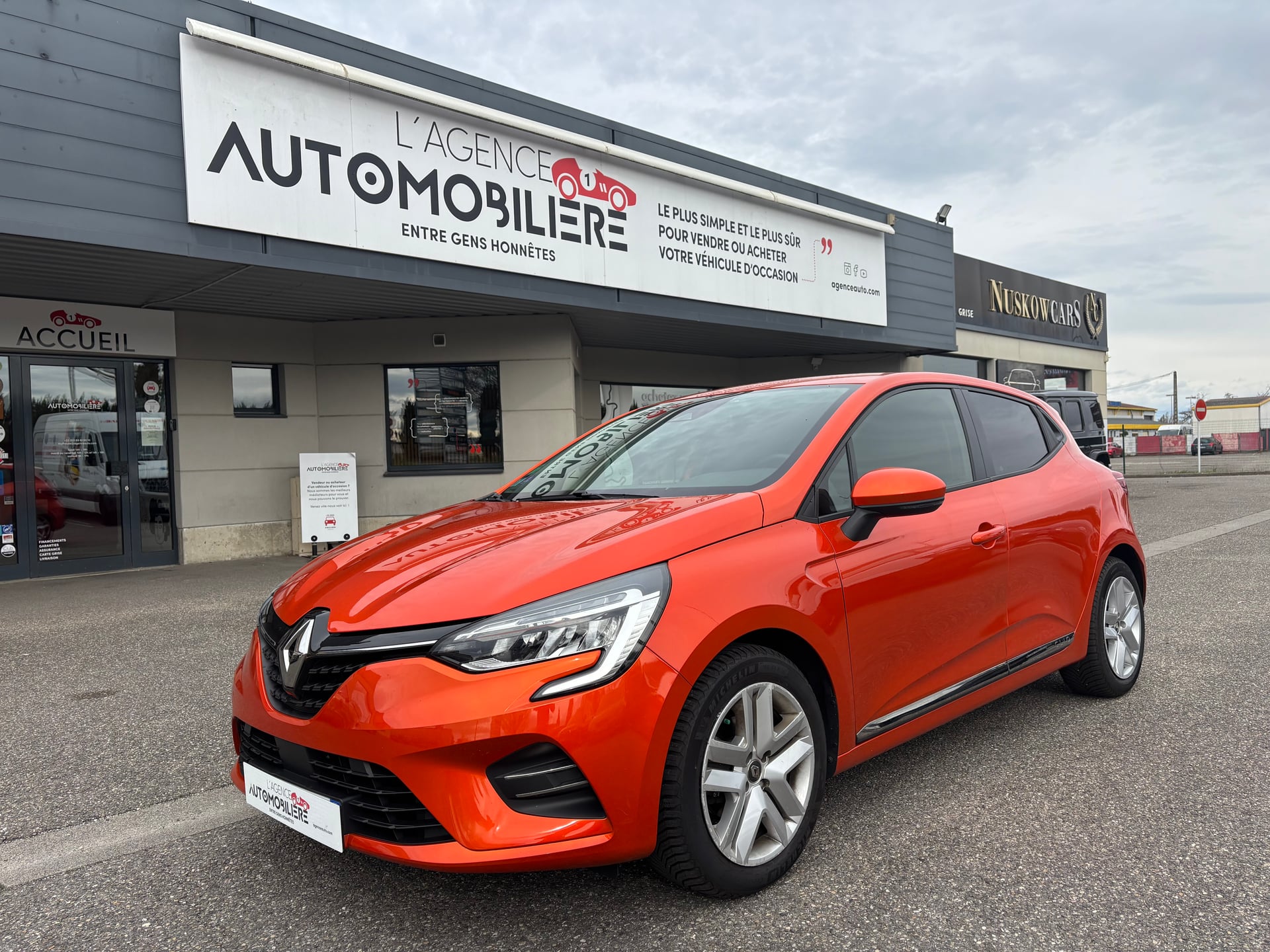 Renault Clio 1.0 Tce 100 ch Zen — 1