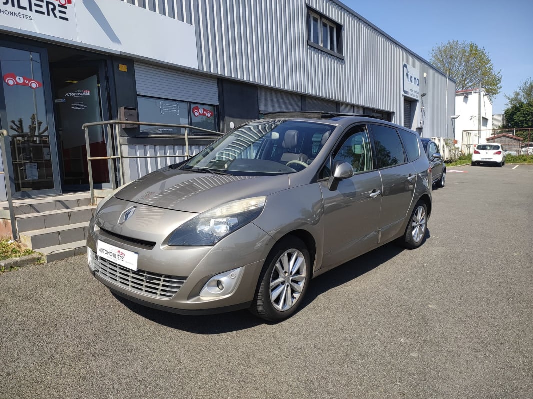 Renault Scenic 1.9 DCI 130CH 7 PLACES — 1