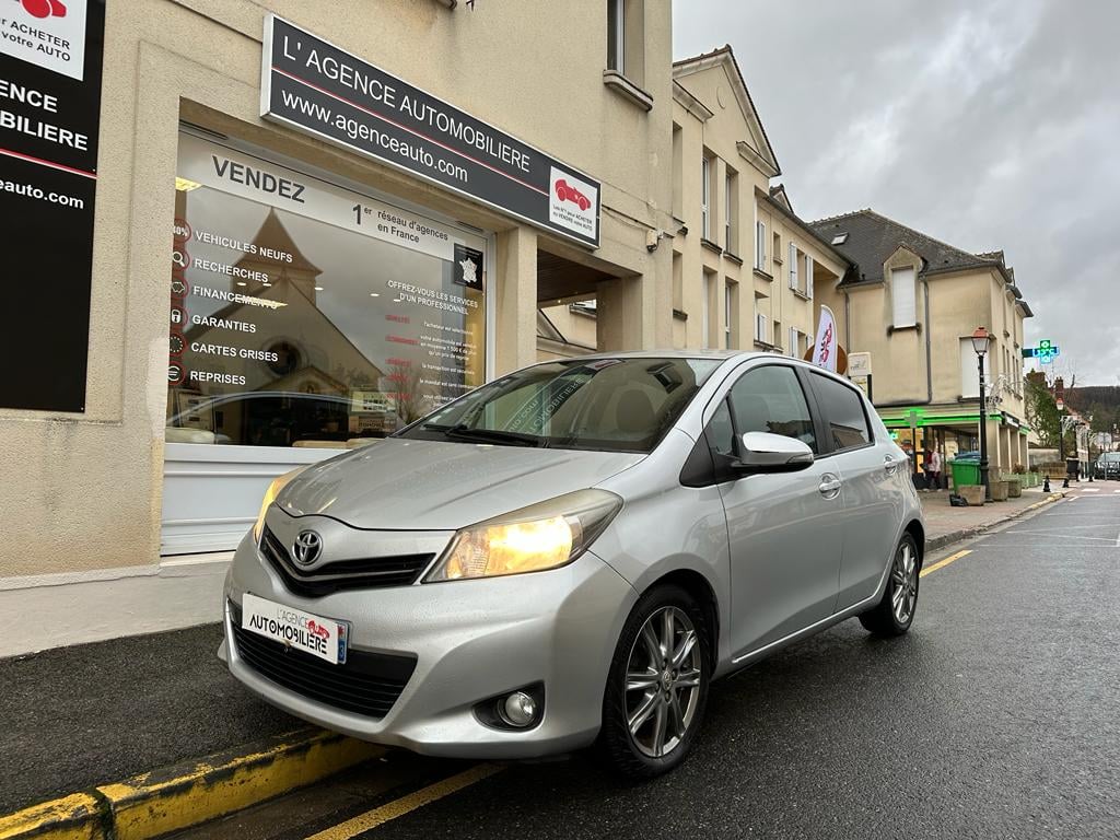 Toyota Yaris 100cv BVA Dynamic 2E MAIN SUIVI DISPO — 1
