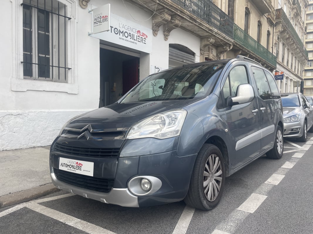 Citroen Berlingo GENERATION-I COMBI 1.6 HDI 90 (Toit Panoramique, Radar de Recul...) — 1