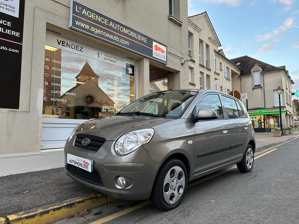 Kia Picanto II 1.0 62 cv FIFA World Cup — 1