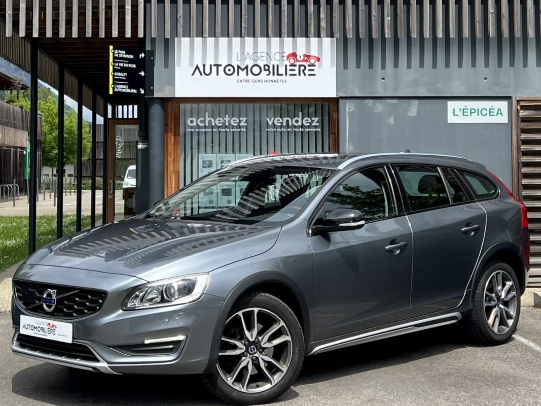Volvo V60 Cross Country D4 2.4 190ch 4WD Summum Geartronic — 1