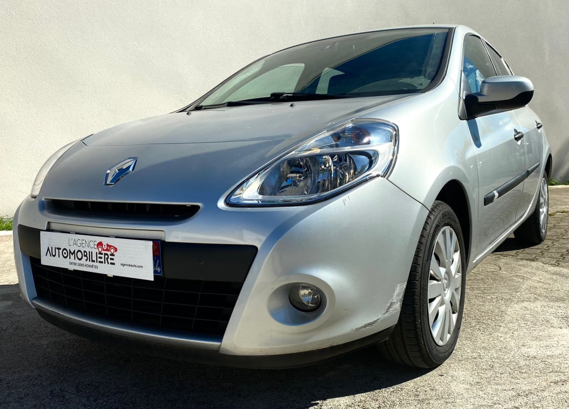 Renault Clio RENAULT CLIO III phase 2 1.2 TCE 100 — 1