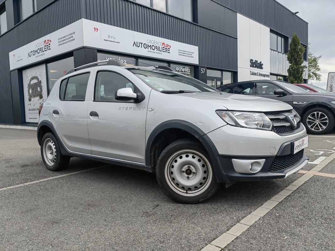Dacia Sandero stepway 0.9 tce — 1