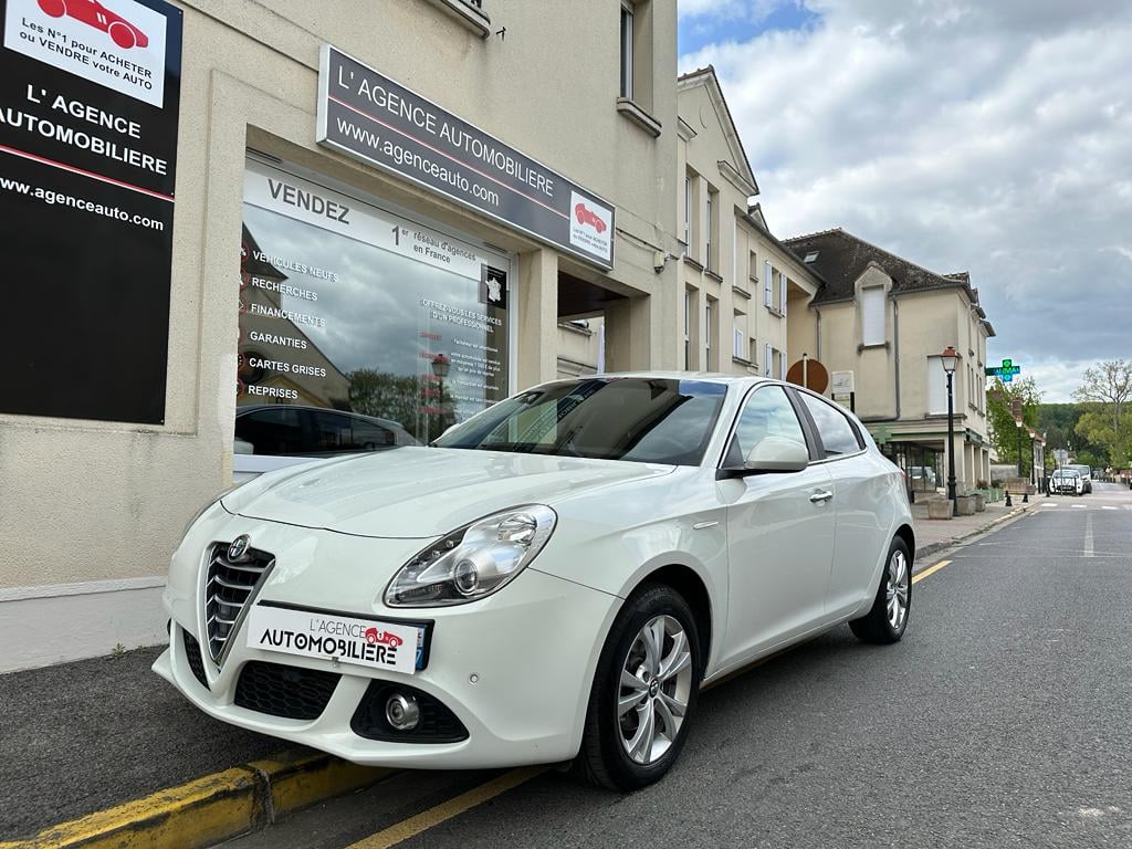 Alfa Romeo Giulietta JTD 105cv DISTINCTIVE DISTRI NEUVE! — 1