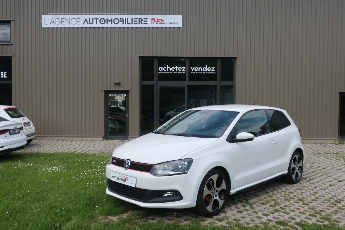 Volkswagen Polo V 1.4 GTI 16S 180Cv — 1
