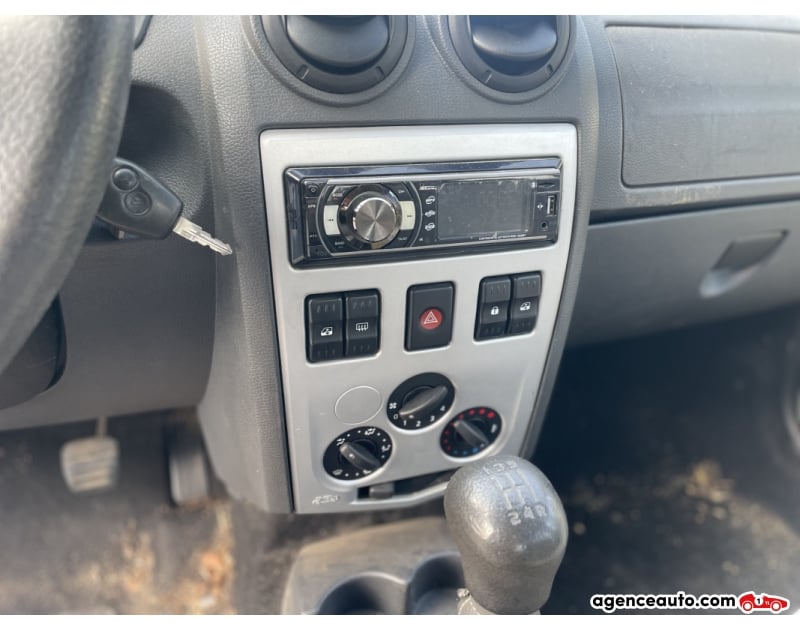 Dacia Logan 1.4 MPI 75 AMBIANCE - Vente en l'état aux professionnels de l'automobile — 5