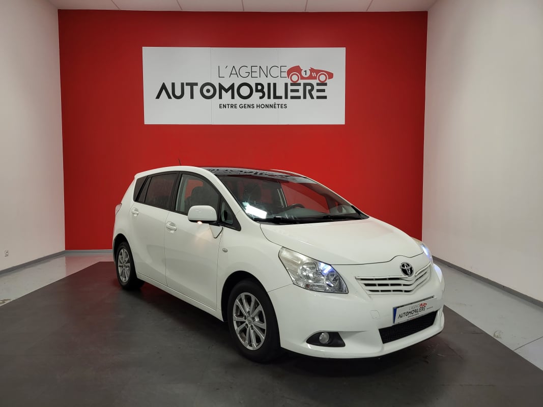 Toyota Verso 2.0 D-4D 125 5 PLACES + CAMERA DE RECUL — 1