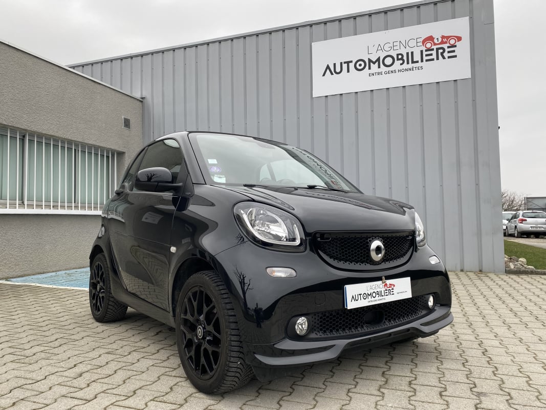 Smart Fortwo 1.0i 12v Coupé 71cv URBAN SHADOW — 1