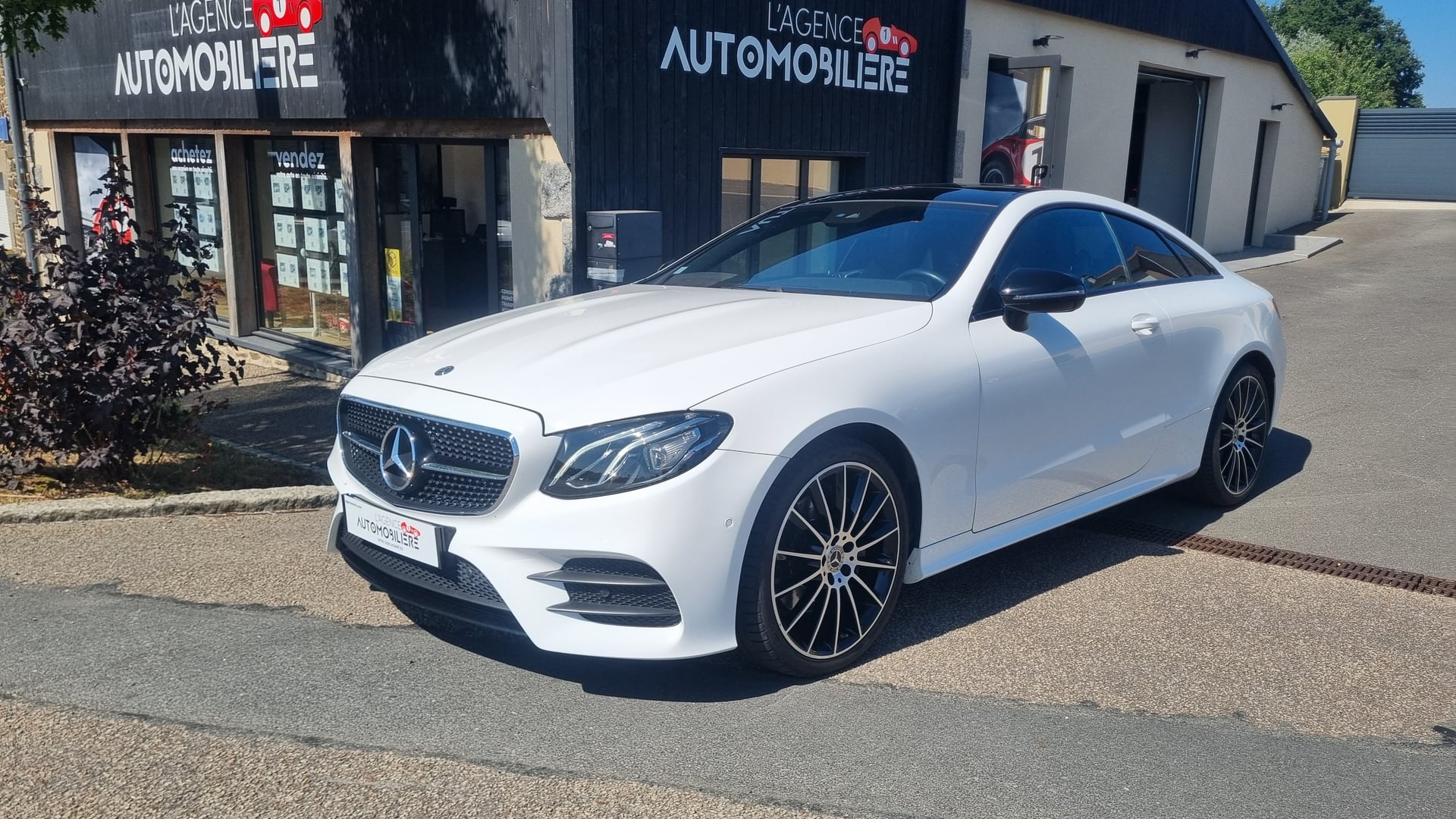 Mercedes-Benz Classe E Coupe E COUPÉ AMG LINE 220d 9-G TRONIC — 1