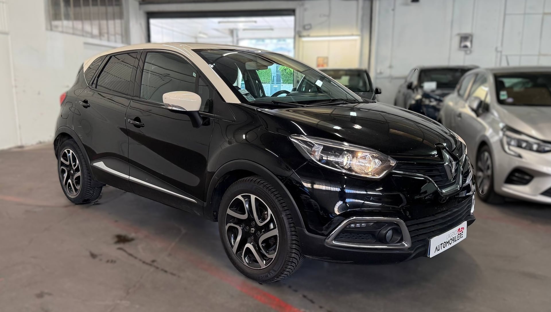 Renault Captur 1.2 TCE 120 CH INTENS - 1er MAIN — 2