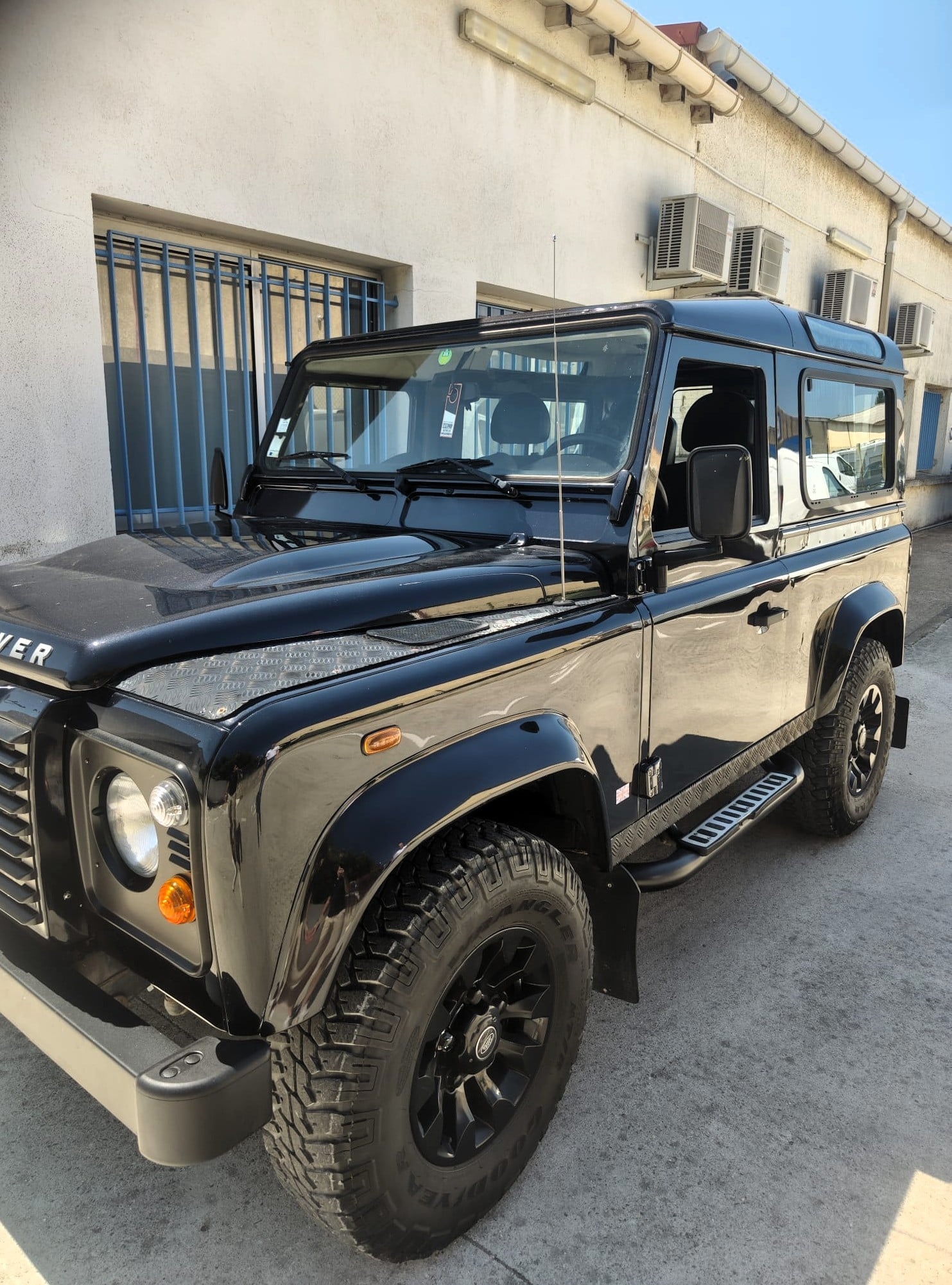 Land Rover Defender SW 90 2.4 TD4 120 S 4WD — 27