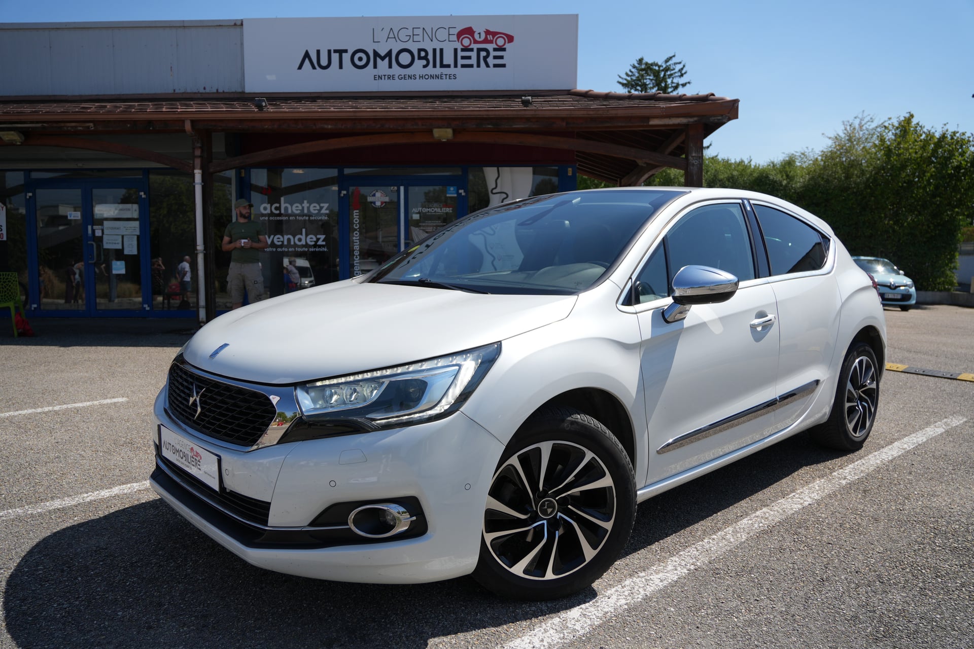 DS DS 4 (2) 1.6 BLUEHDI 120 S&S CONNECTED CHIC EAT 6