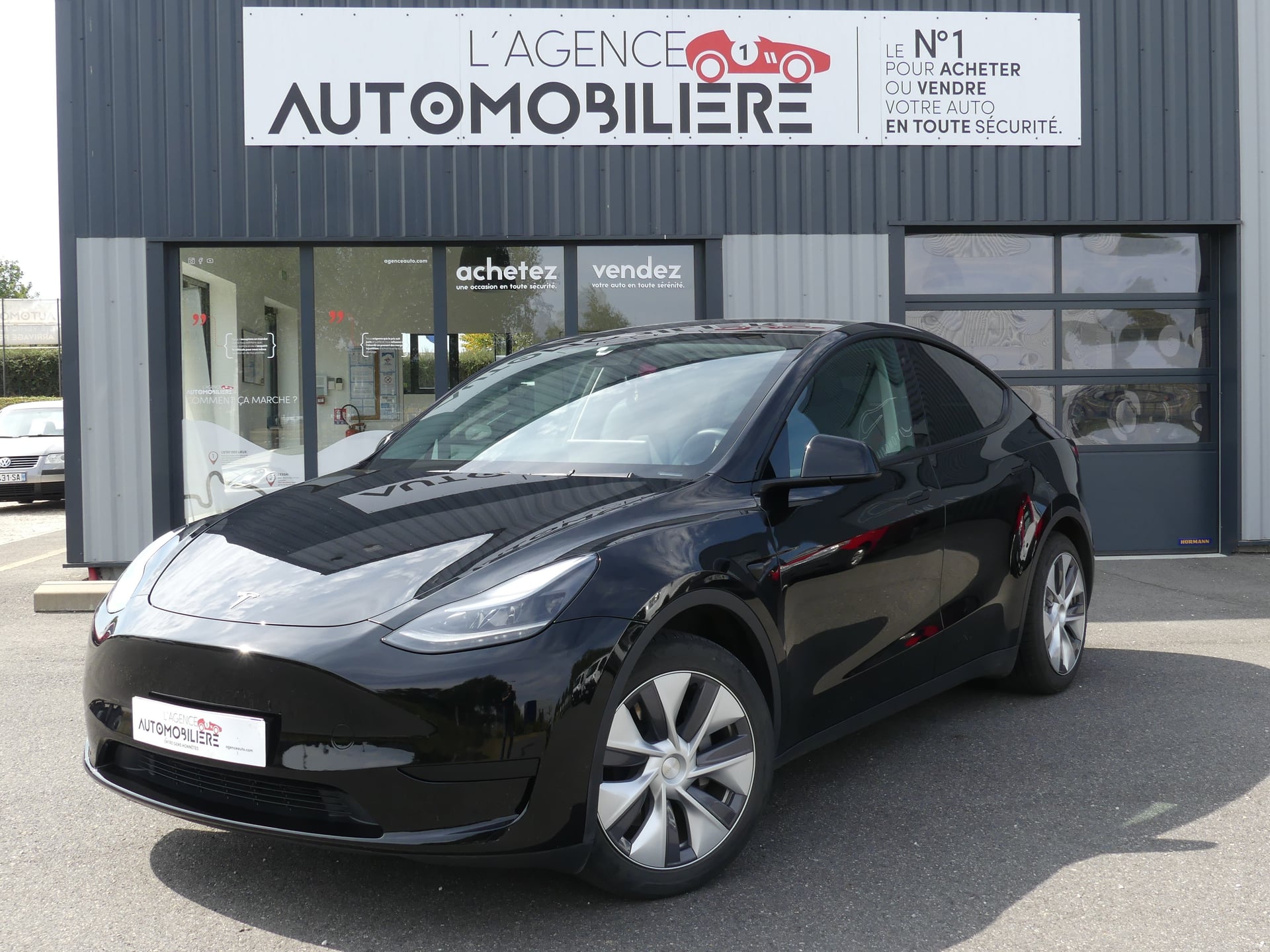 Tesla Model Y Standard 299 cv Boîte auto
