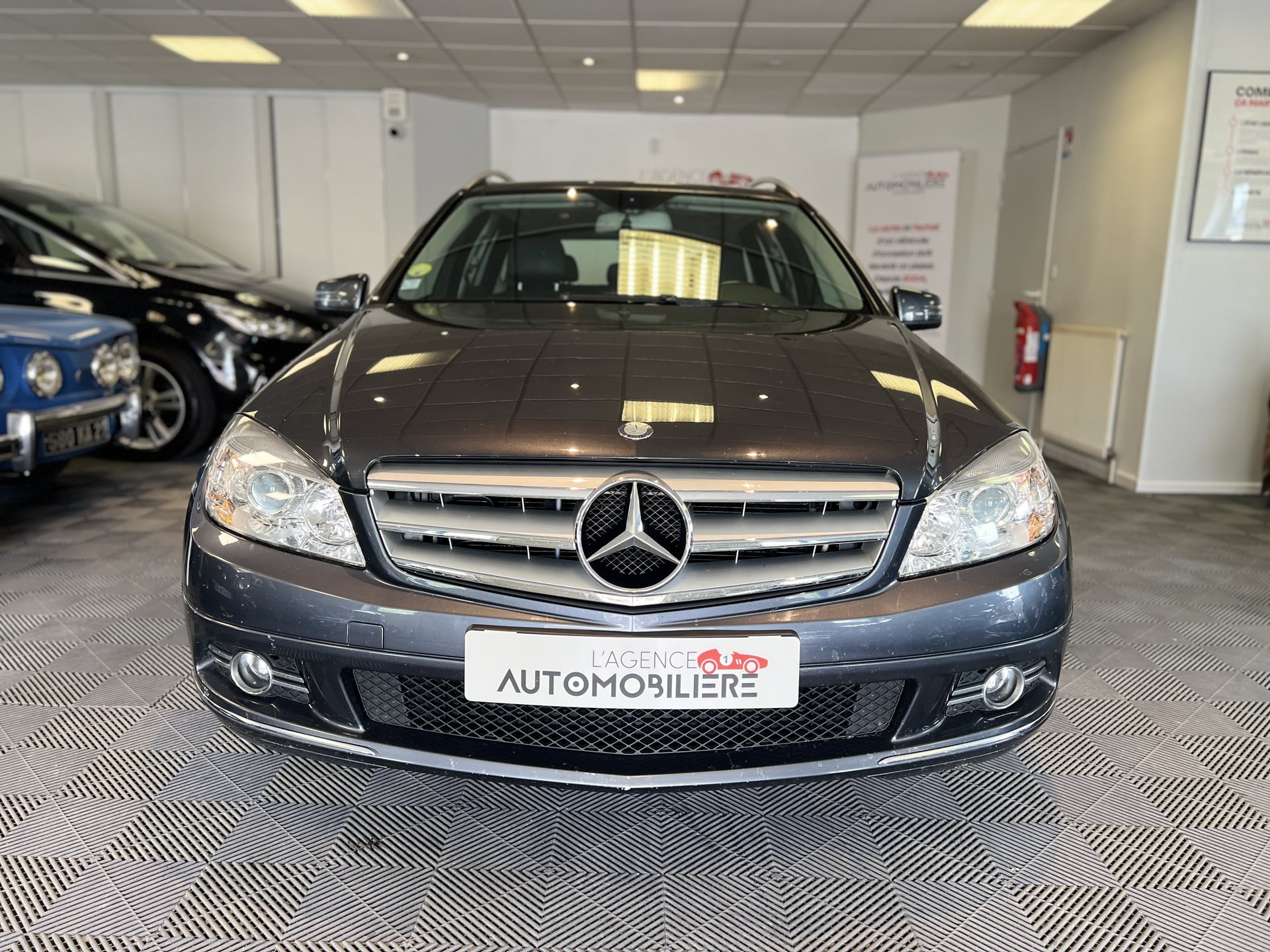 Mercedes-Benz Classe C Break 204 220 CDi 2.1 CDI 170CV Toit Ouvrant - Attelage - Hayon Electrique — 25