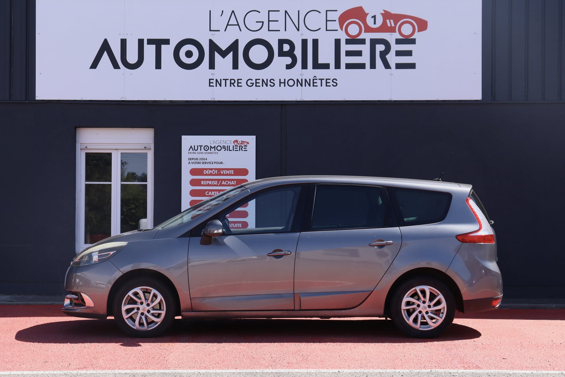 Renault Grand Scenic III Ph 2 1.5 dCi 110 Zen BVM6 (Ouverture / démarrage sans clés, Bluetooth, GPS) — 2