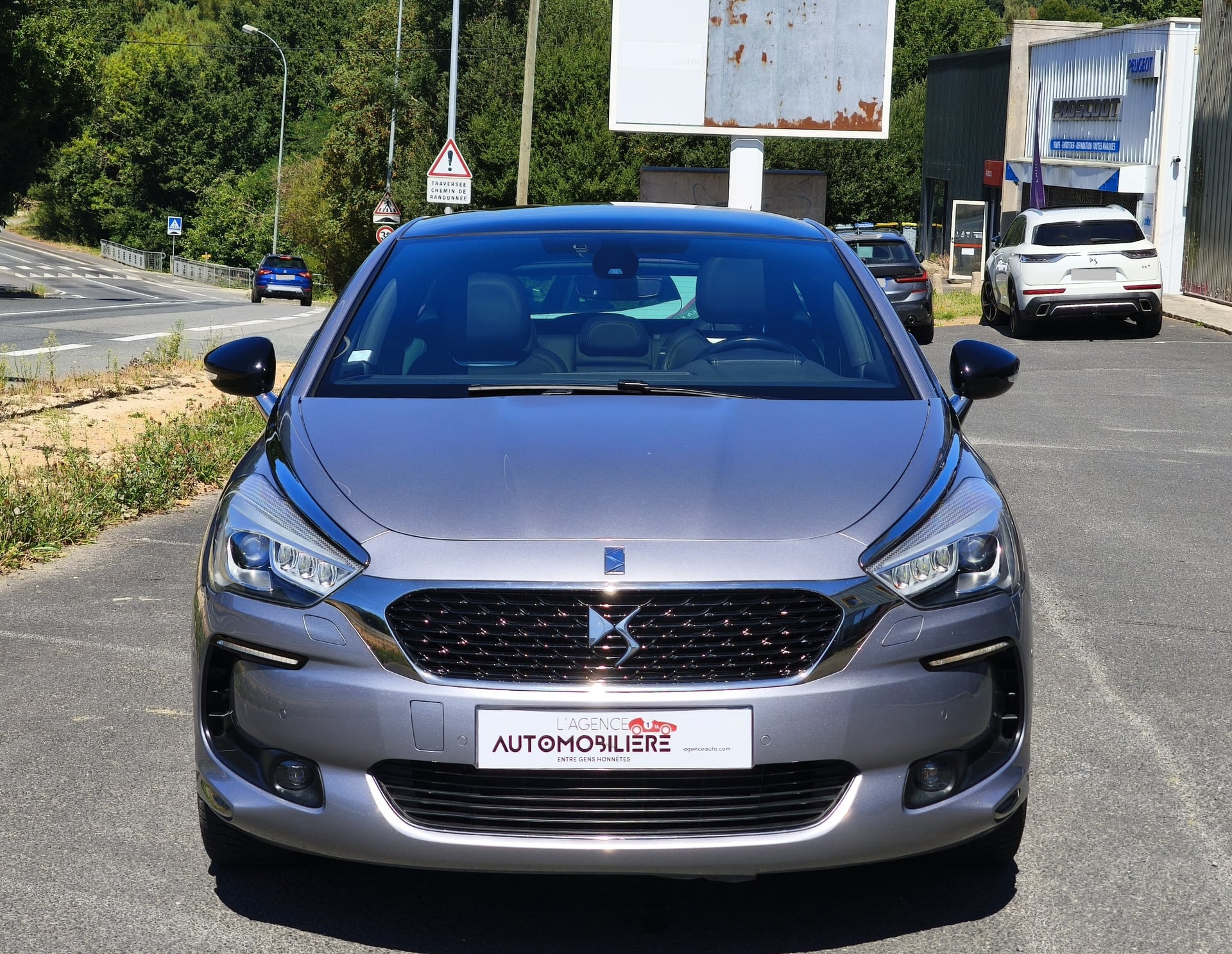 DS DS 5 2.0 blue hdi 180 ch SPORT CHIC — 2