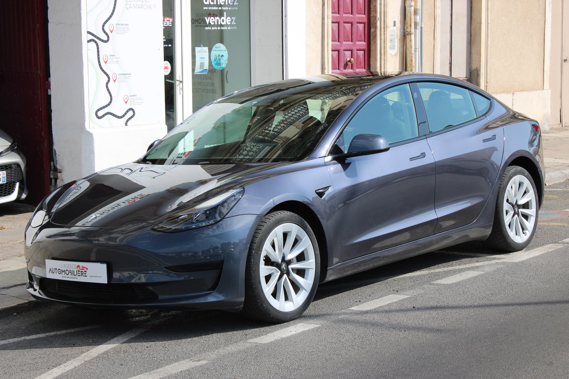 Tesla Model 3 283 STANDARD RANGE RWD PREMIUM ( Sièges chauffants, Toit panoramique ... )